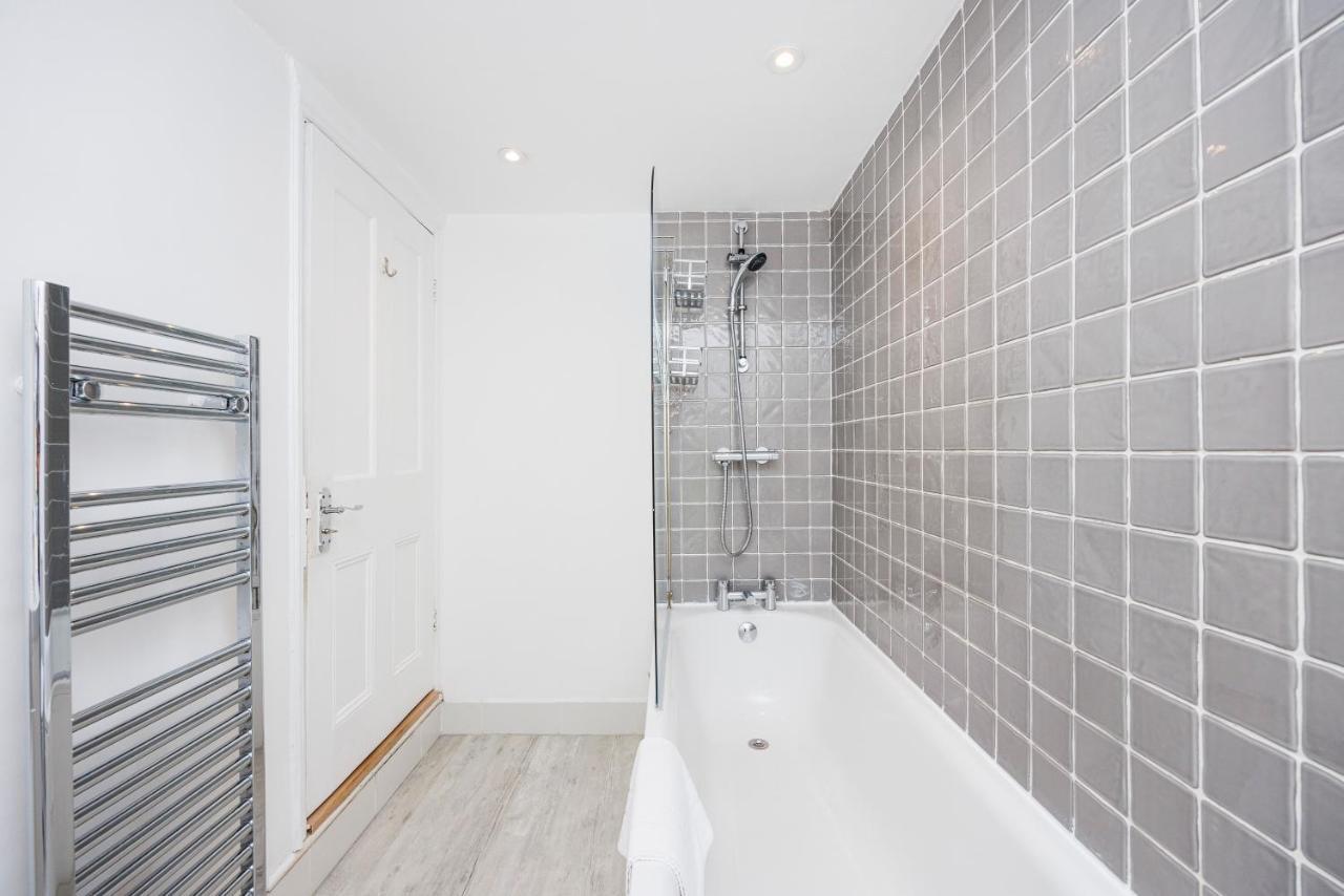 Welcomestay Colliers Wood Two Bed Apartment - Home Away From Home London Exterior photo